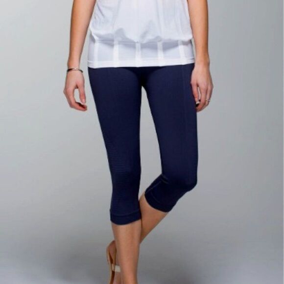Lululemon In The Flow Crop II *Pattern - Picture 1 of 12